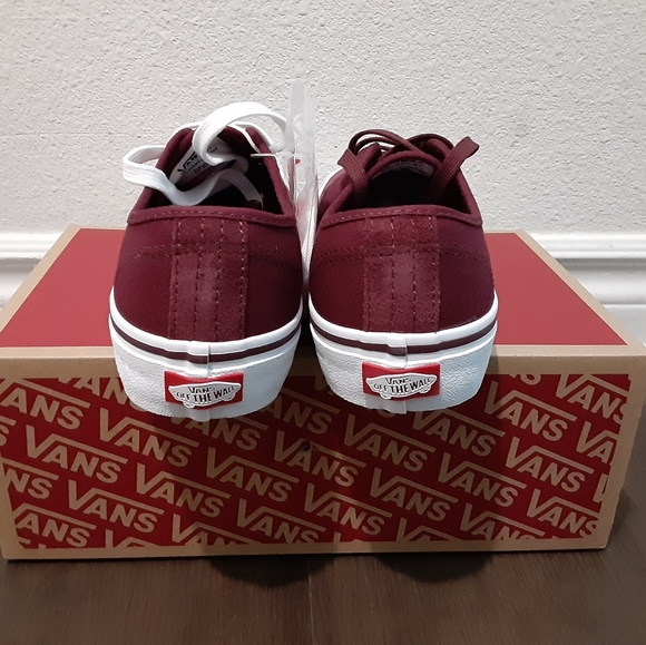 Vans - Picture 2 of 4